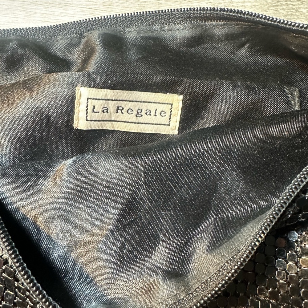 La Regale Vintage Shimmering Black Evening Bag - Picture 2 of 6